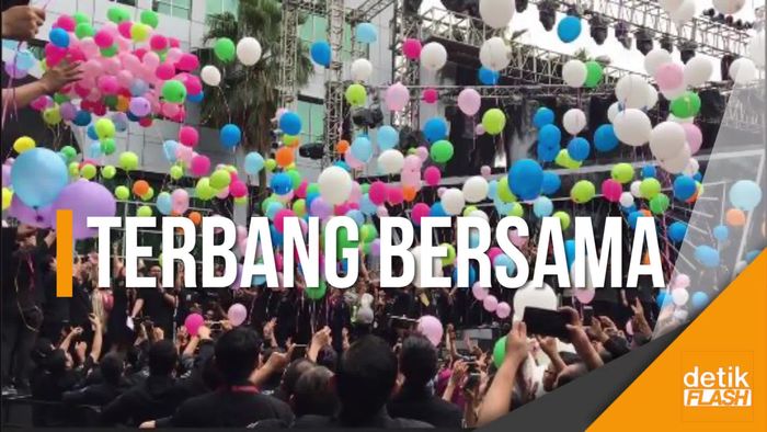 Pelepasan Balon Rayakan 16 Tahun Transmedia
