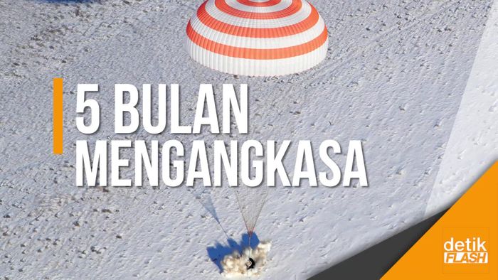 Momen saat Tiga Astronaut ISS Mendarat di Bumi
