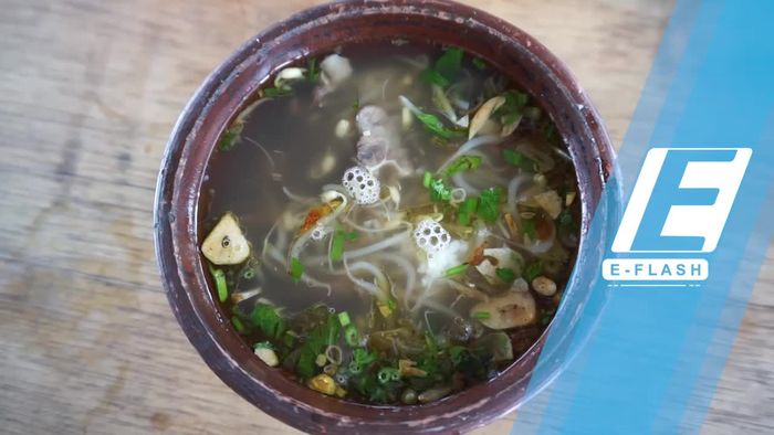 Makan Soto Murah Meriah Sambil Menikmati Pemandangan Sawah