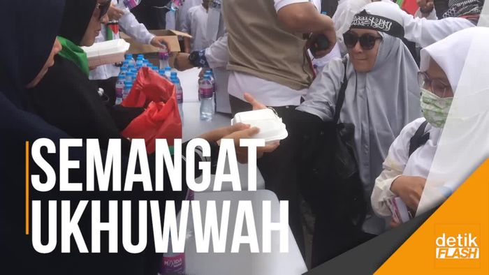 Aneka Support untuk Peserta Aksi Bela Palestina