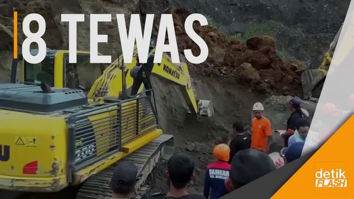 Momen Evakuasi Korban Tebing Longsor di Magelang