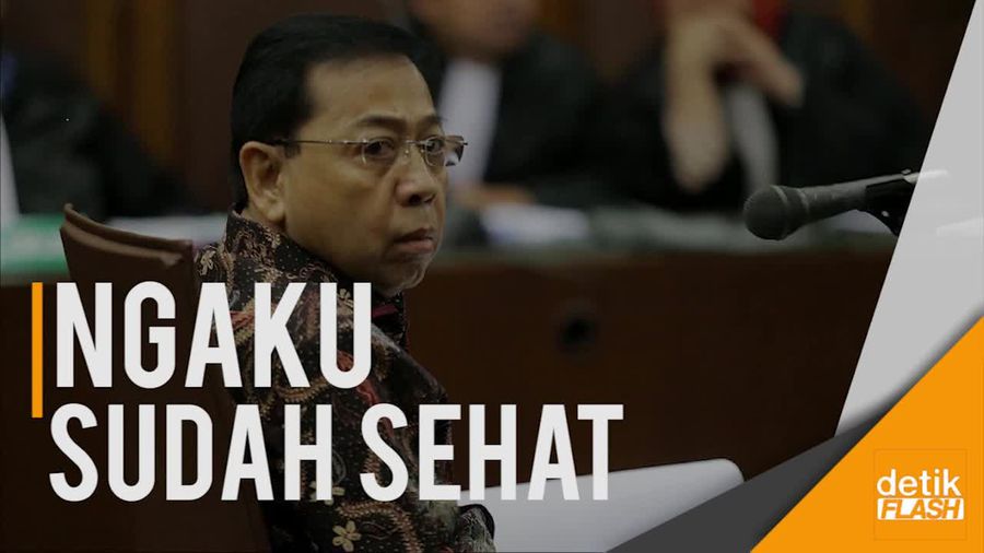 Saat Setya Novanto Khusyuk Dengarkan Eksepsi dan Baca Berkas