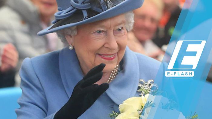 Rayakan Natal, Ratu Elizabeth Bagikan Puding ke Staf Kerajaan