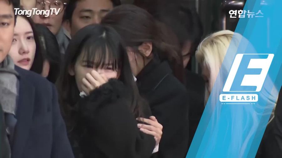 Tangis Haru Taeyeon SNSD Lepas Kepergian Jonghyun SHINee