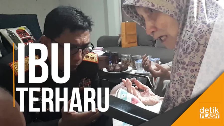 Pulang dan Sungkem, Cara Kapolda Jatim Peringati Hari Ibu