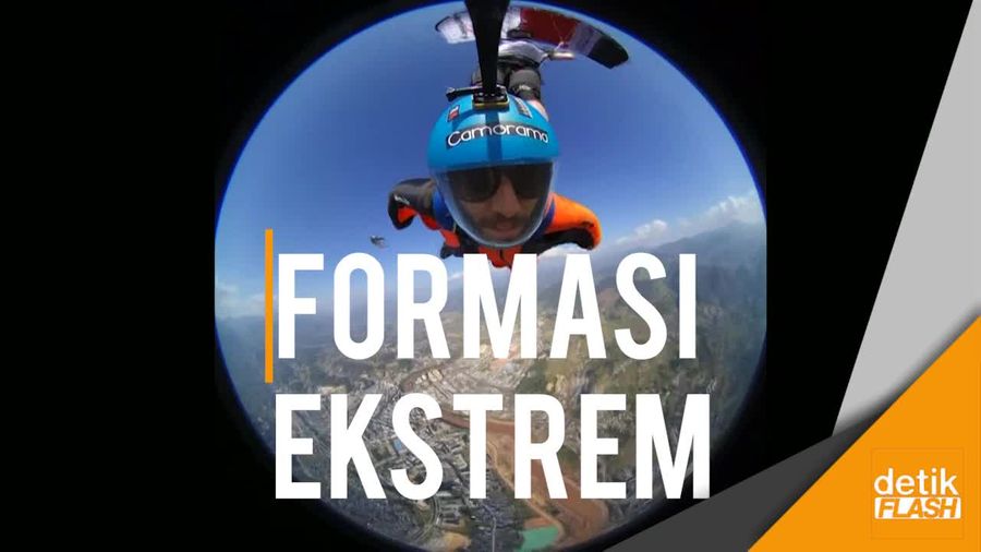 Atraksi Keren Penerjun Payung dan Wingsuit