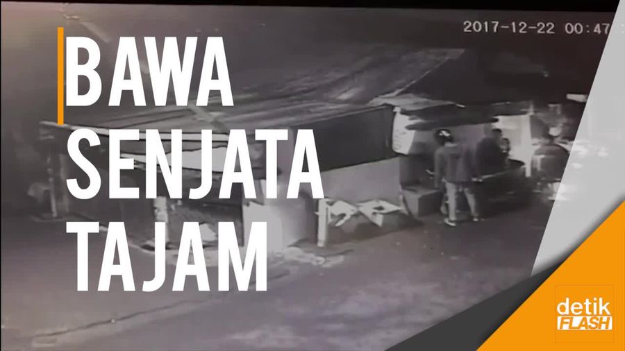 Terekam CCTV Aksi Pelaku Pemalakan di Cilangkap