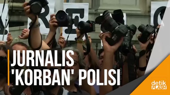 Angkat Kamera, Jurnalis Argentina Protes Represi Polisi 