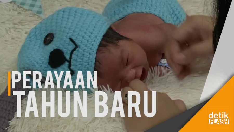 Bayi-bayi di Thailand Didandani seperti Anak Anjing