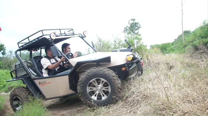 Melibas Medan Berat di Atas Mobnas Fin Komodo