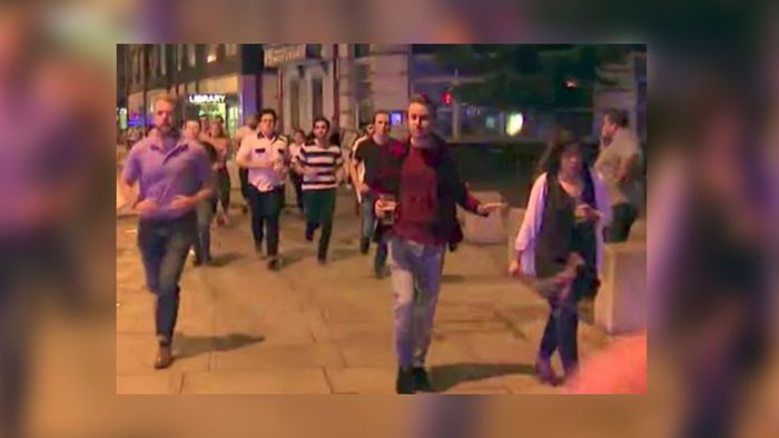 Simbol Perlawanan London, Pria dengan Segelas Bir Jadi Viral