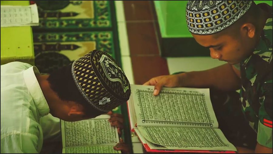 Sehari Bersama Penjaga Perbatasan di Entikong