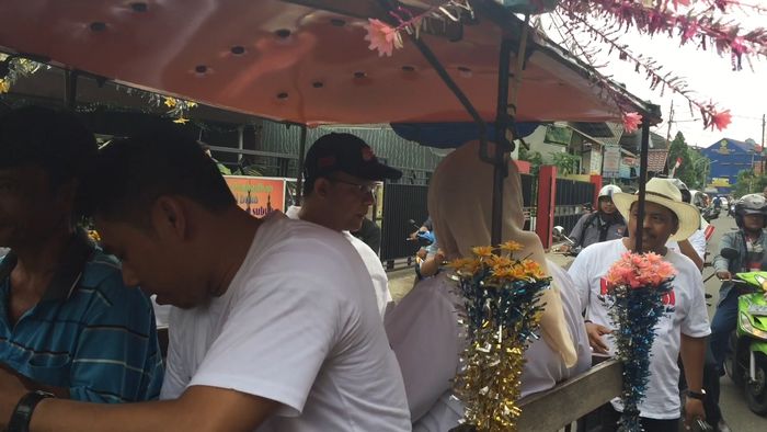 Cie.. Anies dan Istri Kampanye Naik Delman