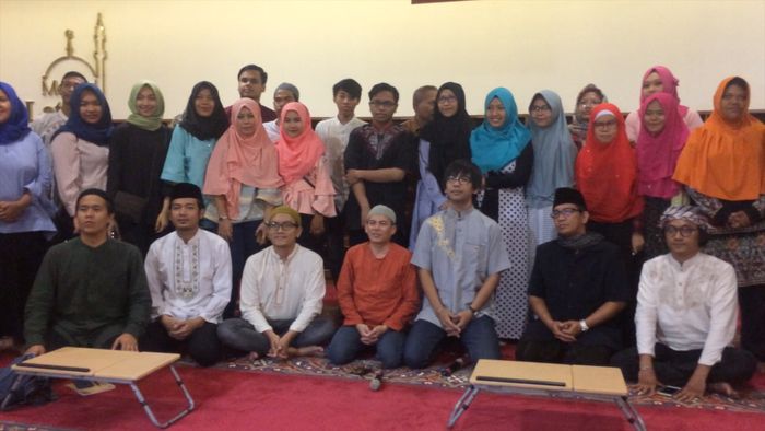Makin Religius, Dmasiv Adakan Acara Pengajian