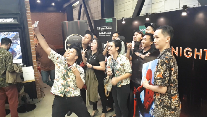 Warga Surabaya Antusias Nobar Spider-Man: Homecoming di DHot Movie Night with F3 Black Edition