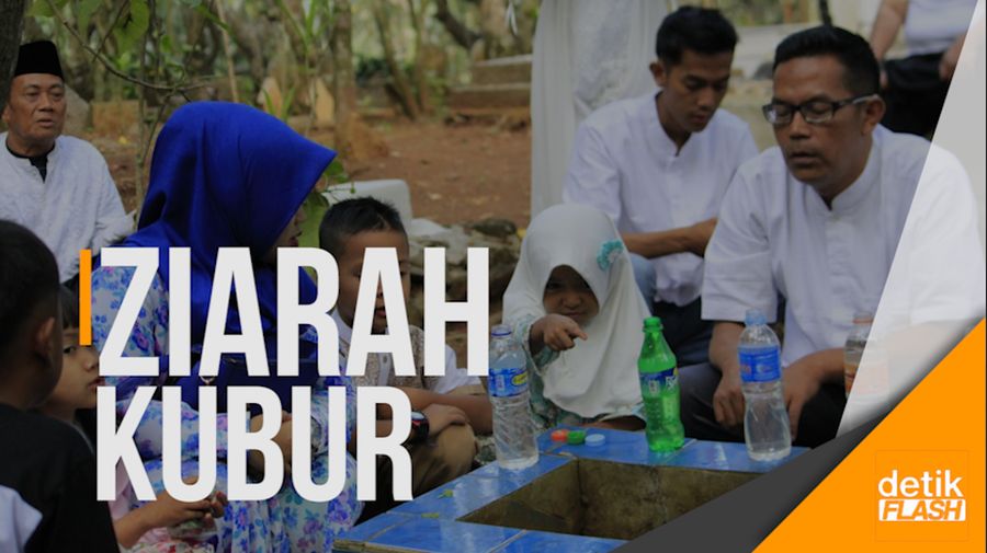 Warga Kabupaten Bandung Lakukan Ziarah Kubur Usai Salat Id