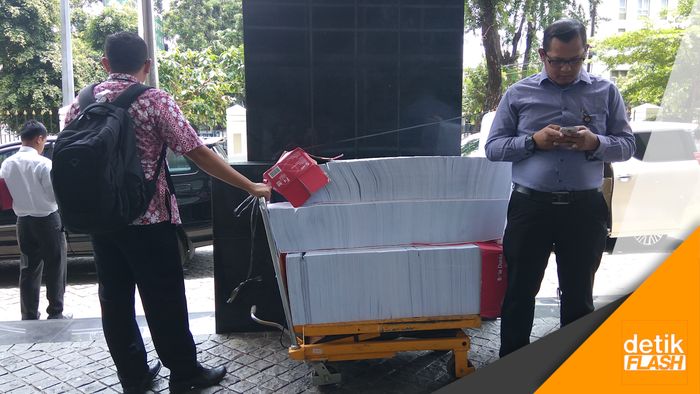 Bom Waktu Bernama e-KTP