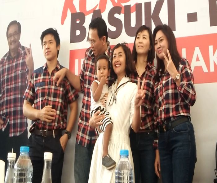 Tamu Spesial Ahok di Rumah Lembang