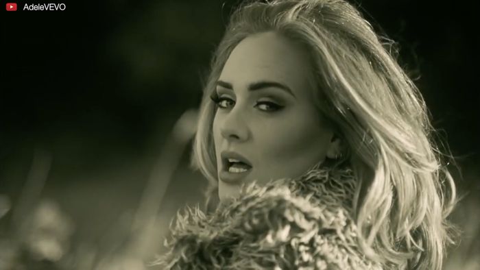 Adele Jadi Penyanyi Paling Top 2016 Versi Billboard