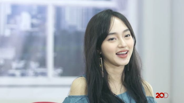 Mengenal Indah Kus, Dokter Muda Cantik dan Bertalenta