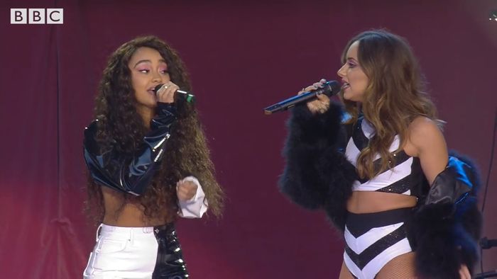 Tampil Seksi di Konser One Love Manchester, Little Mix Dihujat