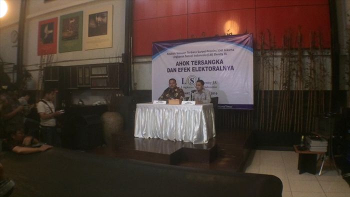 Survei LSI Denny JA: Elektabilitas Ahok-Djarot Urutan Buncit