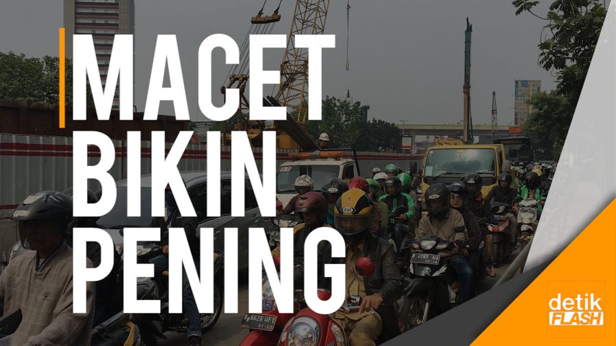 Tak Hanya Pengendara, Macet Juga Bikin Pusing Polisi