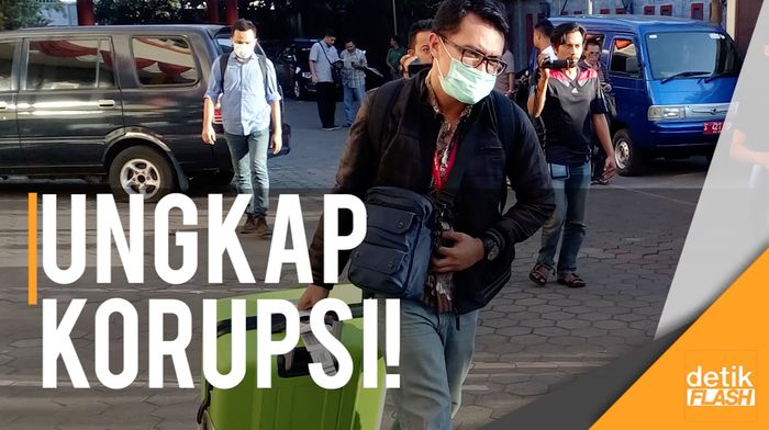 KPK Sita Dokumen dan Rekaman CCTV Kantor DPRD Mojokerto