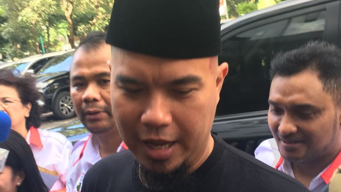 Video Ahmad Dhani Ditagih Utang Pedagang Barang Antik