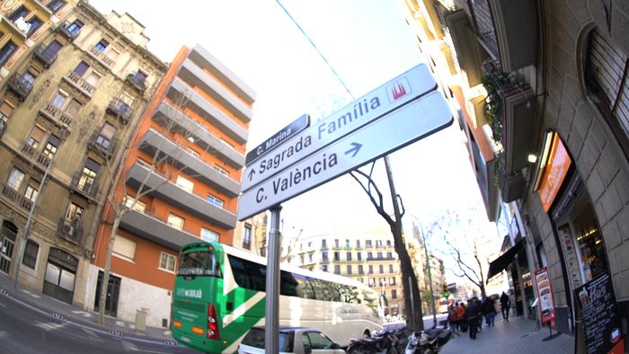 Melihat Sagrada Familia yang Legendaris