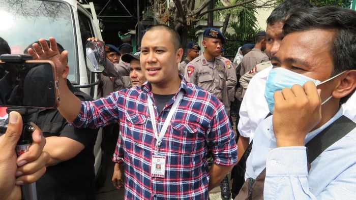 Relawan Ahok-Djarot Juga Kawal Persidangan
