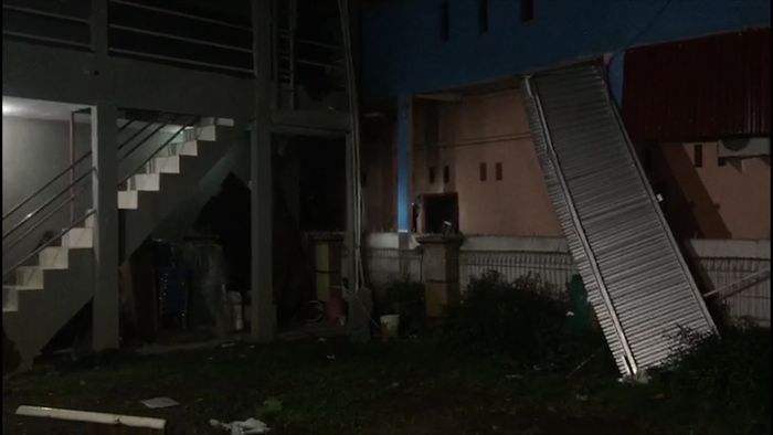Video Suasana Indekos Usai Bom High Explosive Diledakkan