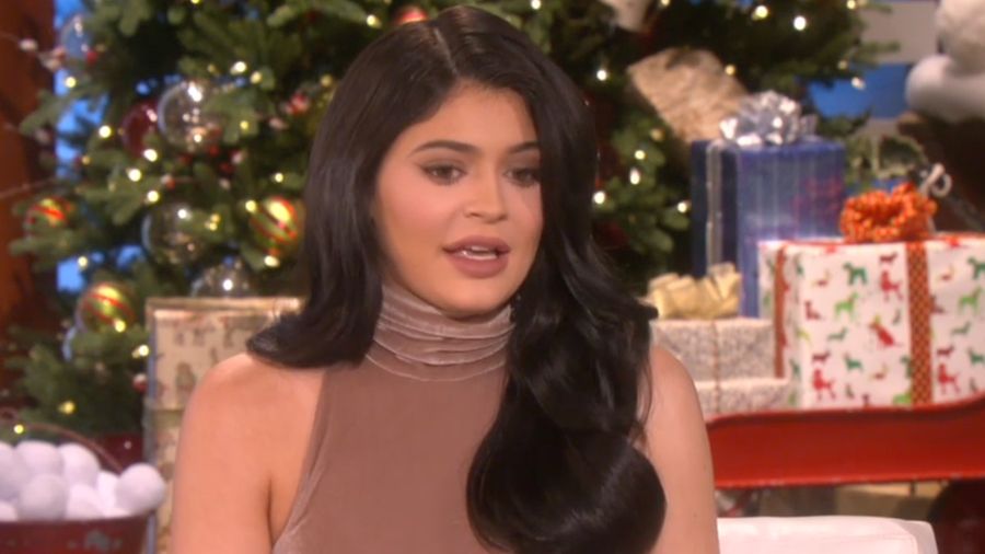 Hacker Ancam Sebar Foto Telanjang Kylie Jenner