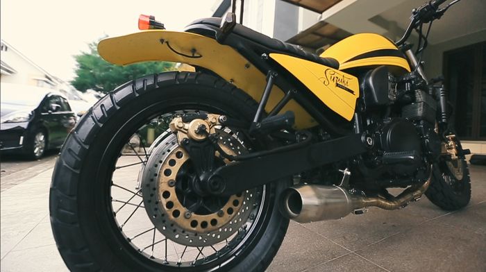Revolusi Suzuki GSX1100G Menjadi Scrambler