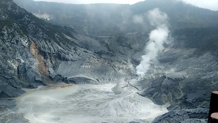Menelusuri Tangkuban Perahu yang Kemahalan untuk Turis