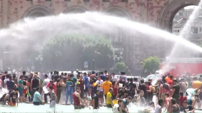 Saling Guyur di Festival Air Armenia