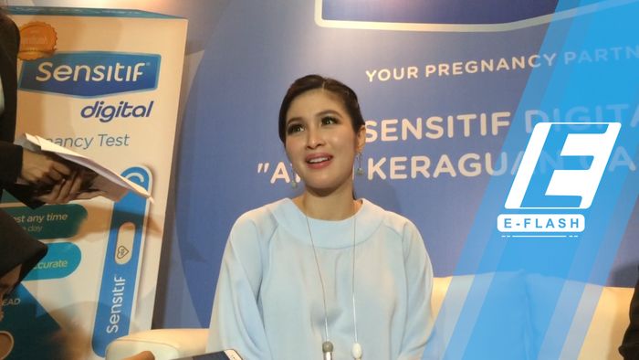 Cara Balas Budi Sandra Dewi ke Suami 
