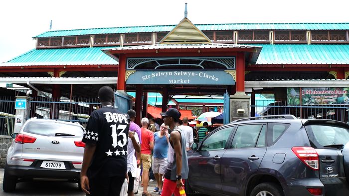 Melihat Ramainya Sir Selwyn Clarke Market, Pasar Tertua di Seychelles