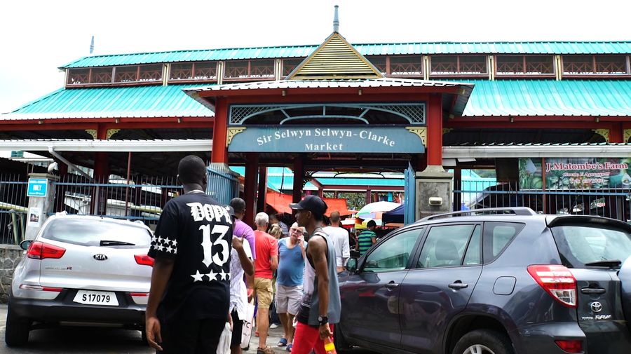 Melihat Ramainya Sir Selwyn Clarke Market, Pasar Tertua di Seychelles