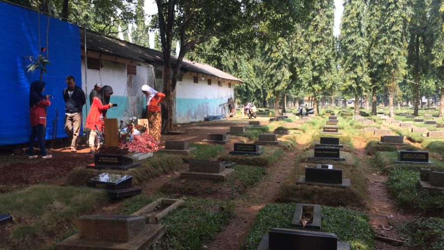 Netizen Kecam Makam Jupe Dijadikan Lokasi Syuting Infotainment