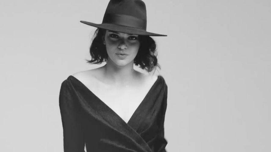 Kendall Jenner Ingin Pemotretan yang Lebih Sensual
