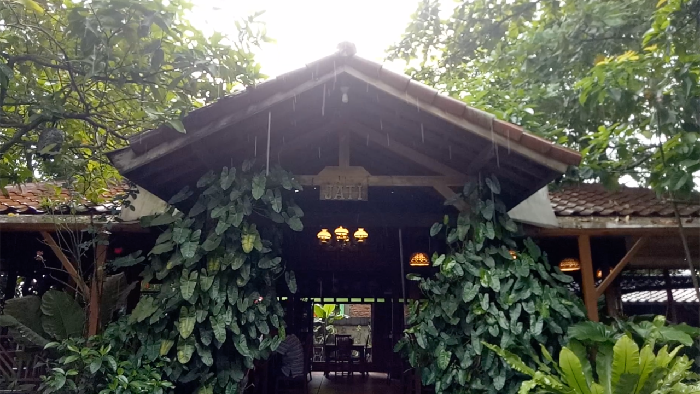 ‘Rumah Makan Jati’ Rumah Makan Joglo yang Nyaman