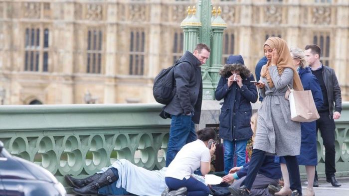 Foto Viral Teror di London Ini Jadi Kontroversi
