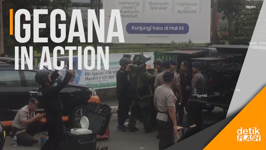 Aksi Gegana Amankan Benda Mencurigakan di ITC Depok
