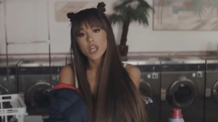 Tiket Konser Amal Ariana Ludes Terjual