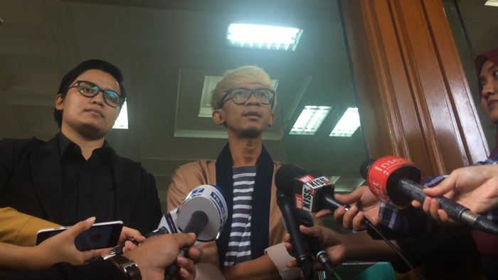 Mediasi Gagal, Aming Ngotot Cerai