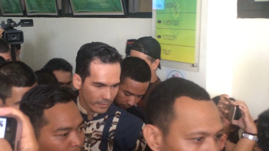 Dijaga Ketat, Atalarik Syah Tiba di PA Cibinong