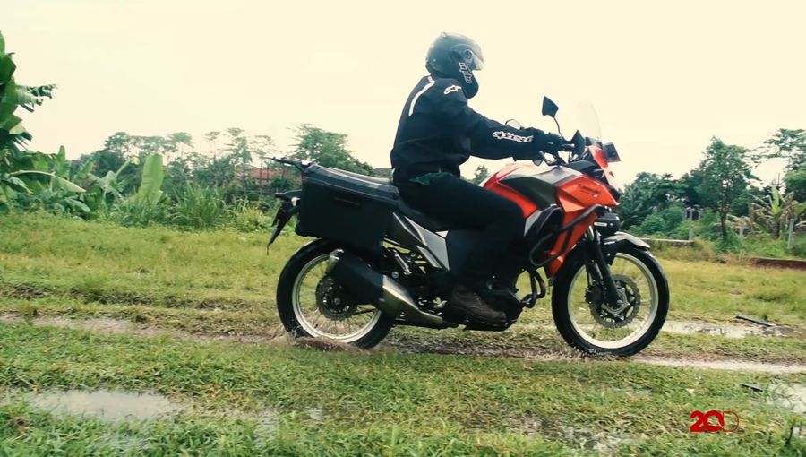 Taklukkan Berbagai Medan dengan Kawasaki Versys X 250 Tourer