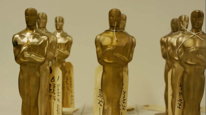 Melihat Proses Pembuatan Piala Oscar