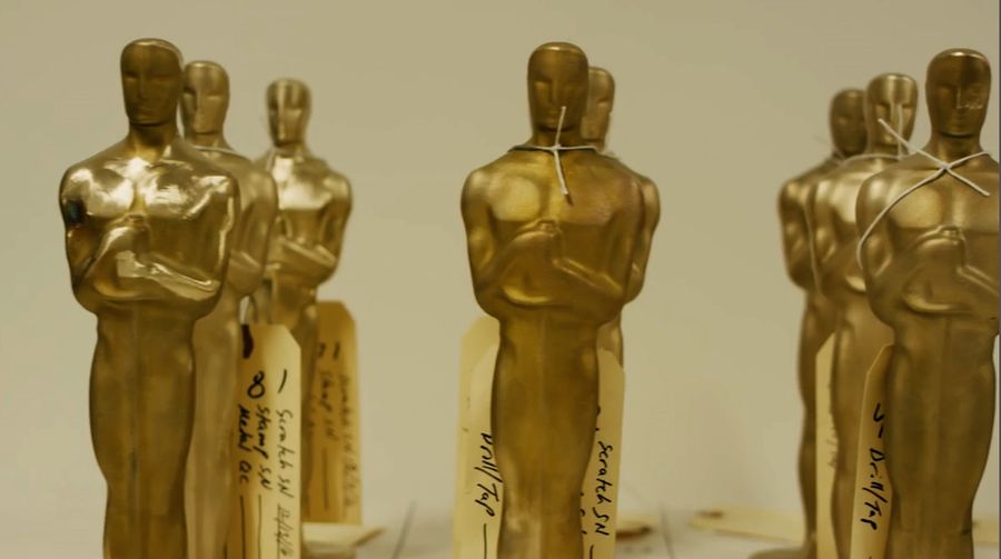 Melihat Proses Pembuatan Piala Oscar